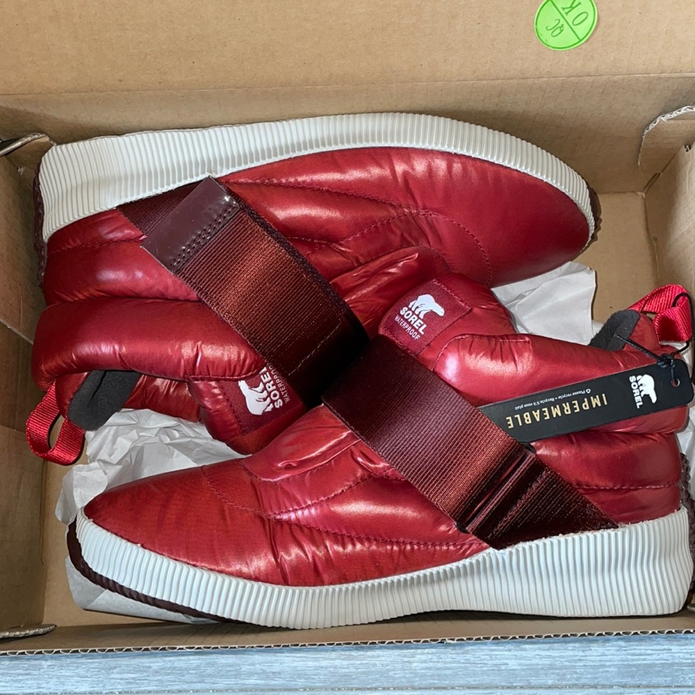 NWT! SOREL Women’s 7 OUT N ABOUT PUFFY Red dahlia!